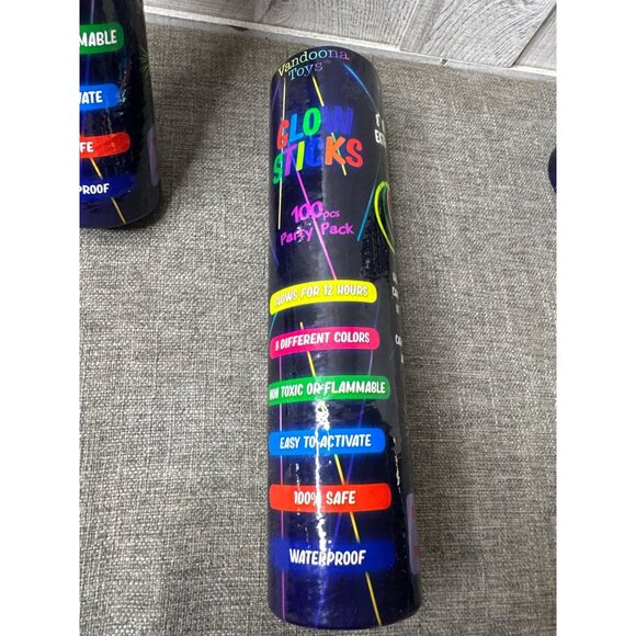 Vandoona Toys Glow Sticks 100 Pcs Party Pack Lot of 3 - Picture 2 of 5